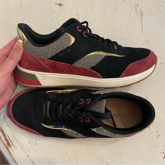 Vionic sneakers - Picture 3 of 4